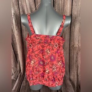 Land’s End blouse style bathing suit tankini top. Never worn 22W.